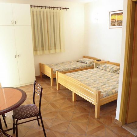 Apartments Brane - 180M To The Sea Vrsi Luaran gambar