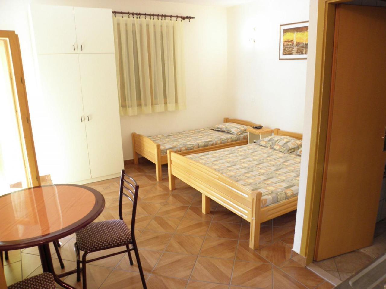 Apartments Brane - 180M To The Sea Vrsi Luaran gambar